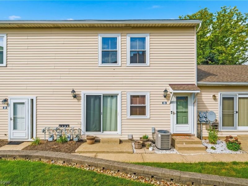 2551 Royal County Down , Uniontown, OH 44685 Photo 2