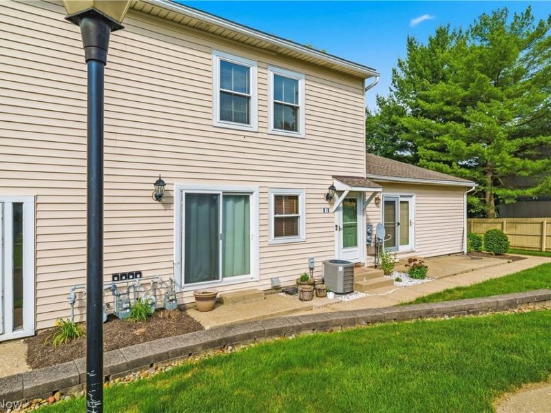 2551 Royal County Down , Uniontown, OH 44685 Photo 3