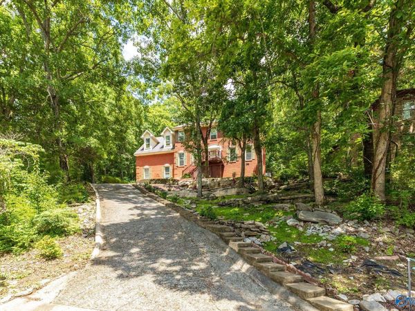 15033 Greentree Trail SE, Huntsville, AL 35803