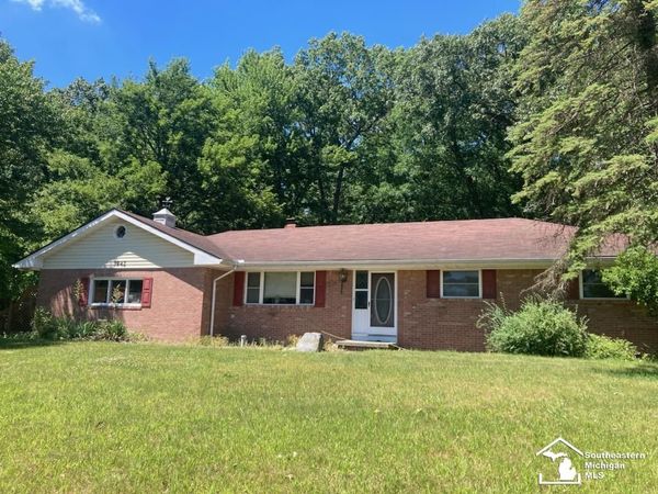 3942 Lucille Drive, Lambertville, MI 48144