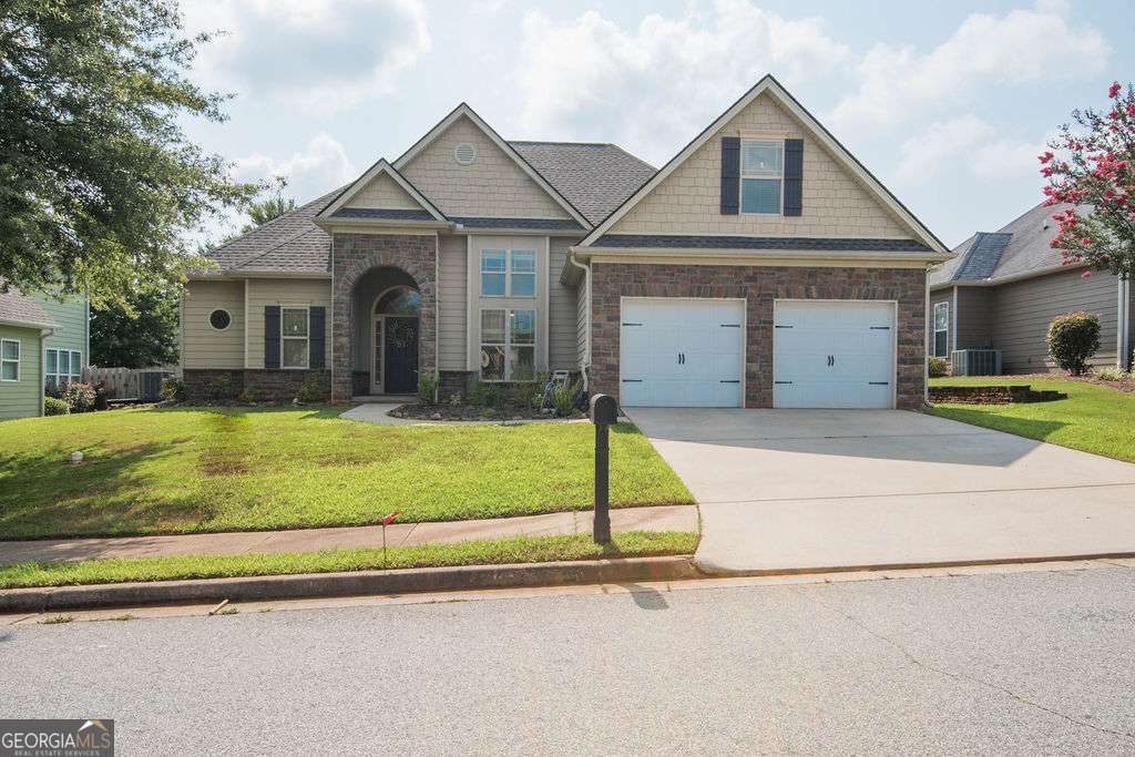 87 Camden Village Drive, Newnan, GA 30265 Main Photo