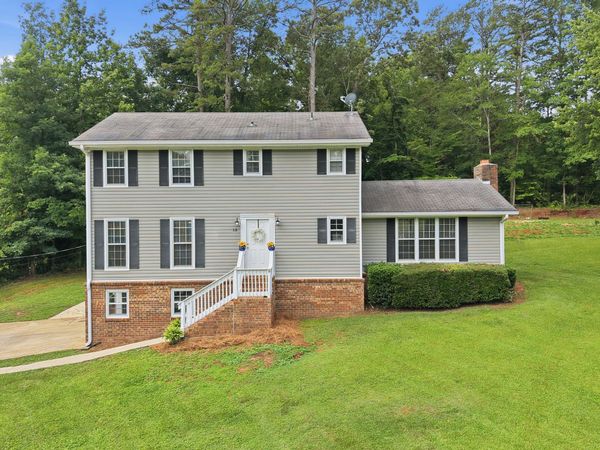 18 Foxdale Circle, Toccoa, GA 30577