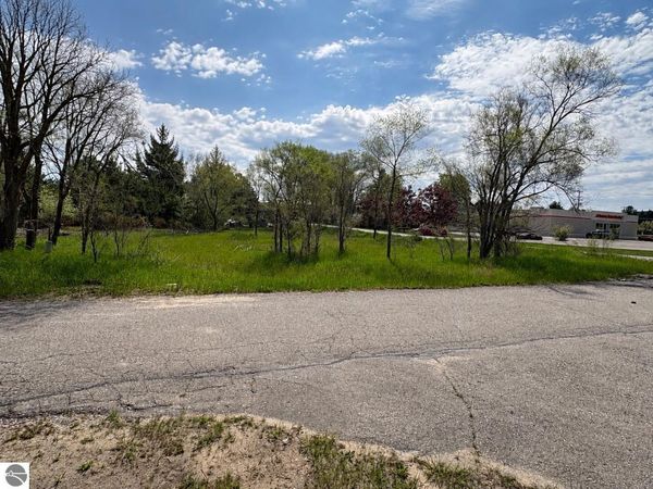 Gilbert Avenue, Acme, MI 49690