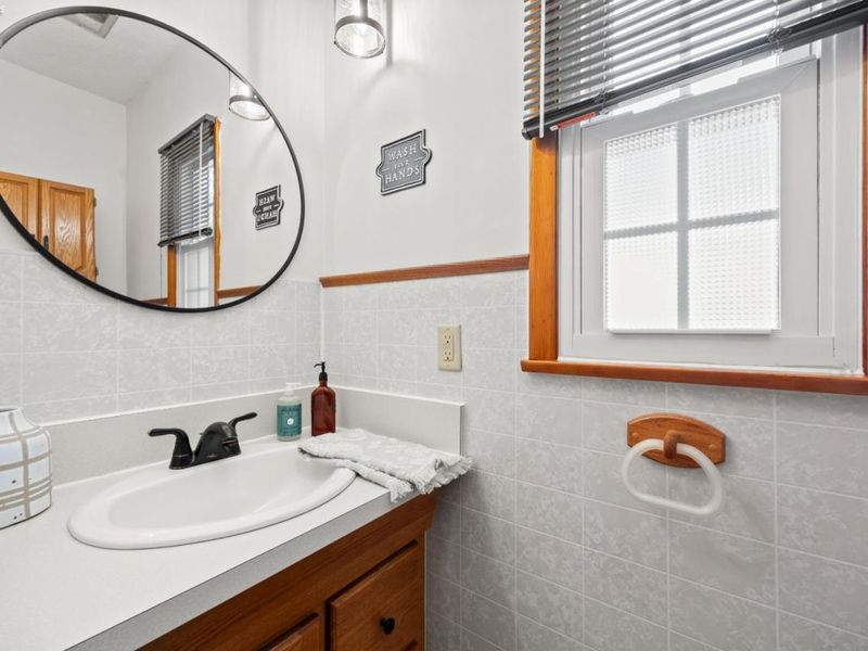 203 E. Main St., South Amherst, OH 44001 Photo 16