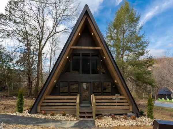 324 Lewis Clabo Road, Gatlinburg, TN 37738