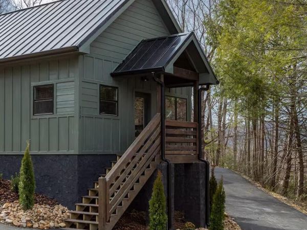 310 Lewis Clabo Road, Gatlinburg, TN 37738