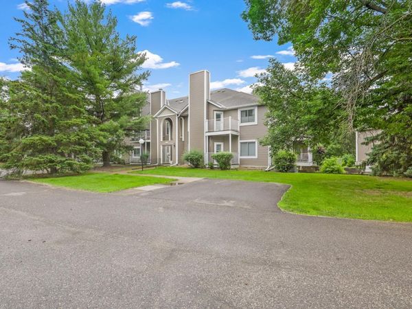 742 County Road F W, Unit 1002, Shoreview, MN 55126