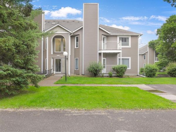 742 County Road F W, Unit B, Shoreview, MN 55126