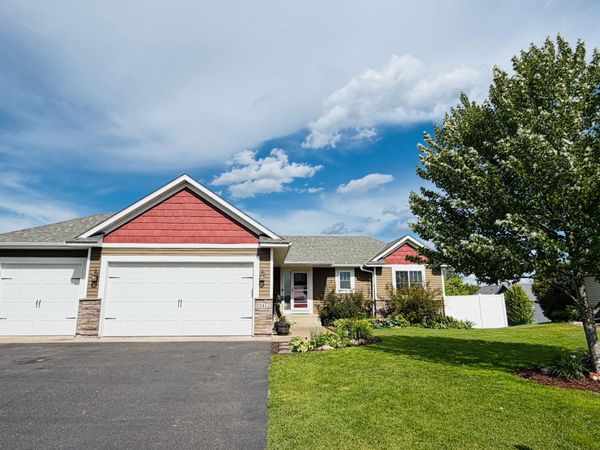 11477 Killarney Drive, Chisago City, MN 55013