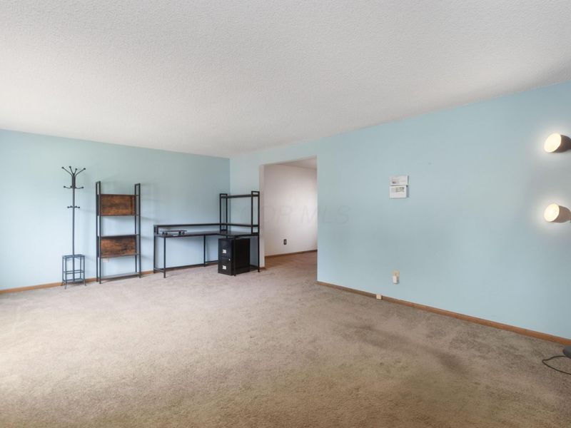 673 Groton Place , Columbus, OH 43213 Photo 3