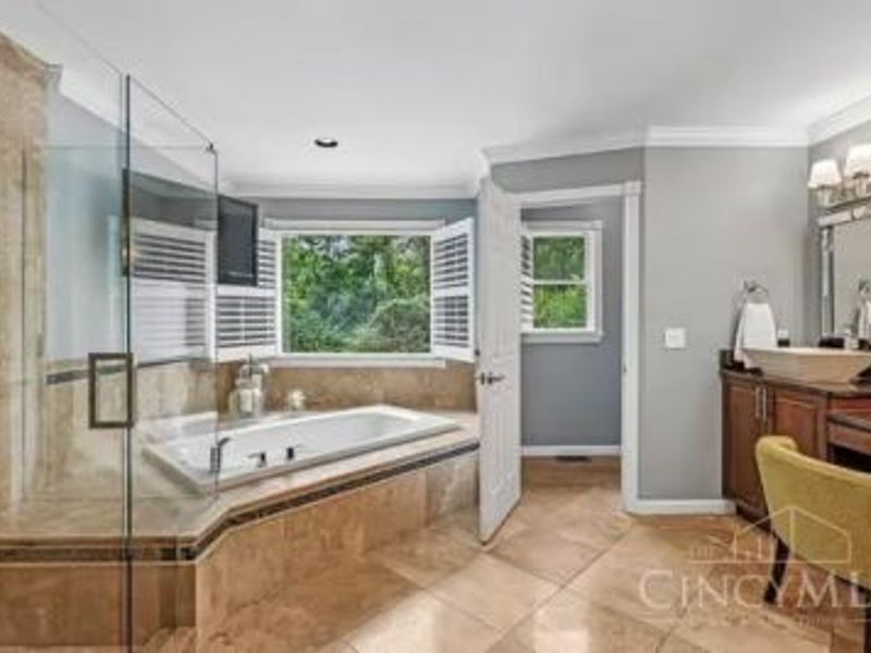 7377 Avenel Court, West Chester, OH 45069 Photo 12
