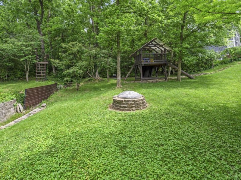 7395 Desert Springs Court, West Chester, OH 45069 Photo 6