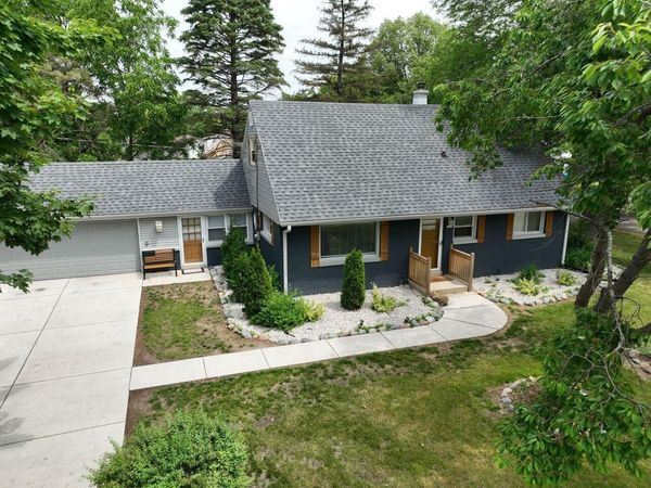 9504 W Hope AVENUE, Wauwatosa, WI 53222