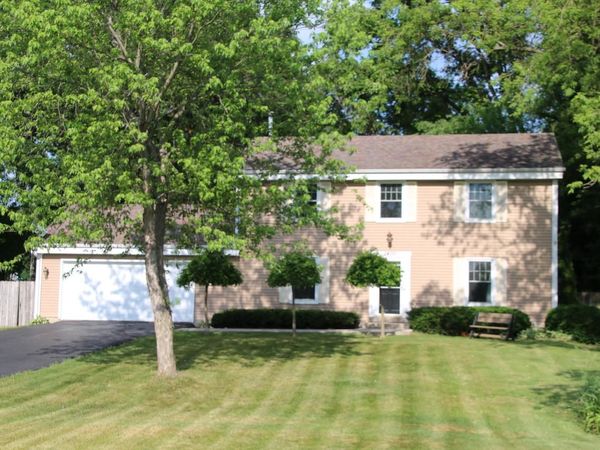 1400 S Ridgeway ROAD, New Berlin, WI 53146