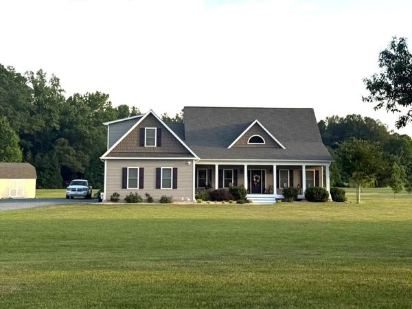946 Federal Farm Rd, MONTROSS, VA 22520