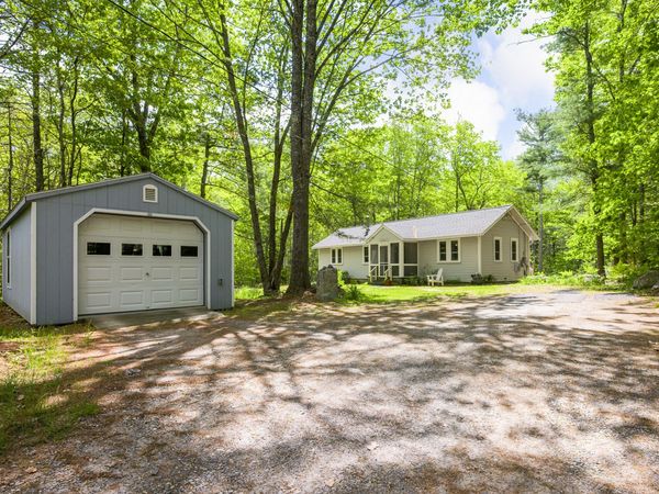 17 Eagle Lane, Damariscotta, ME 04543