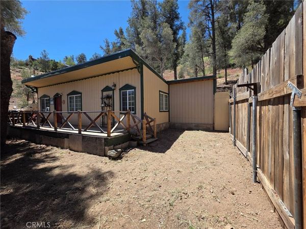 407 Lakeview , Frazier Park, CA 93225
