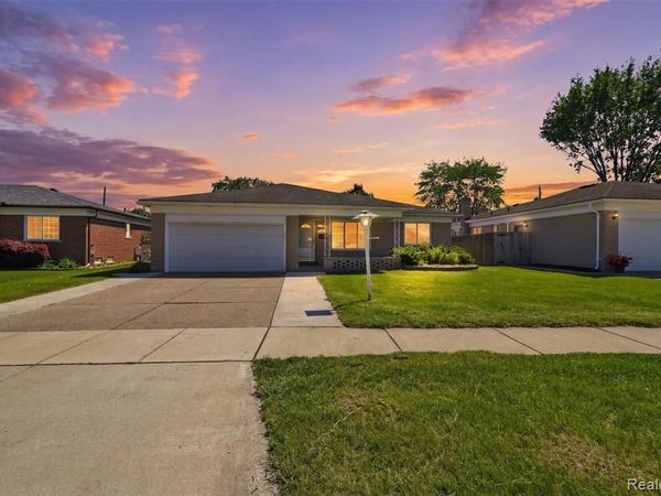 3418 Winterfield Drive , Warren, MI 48092