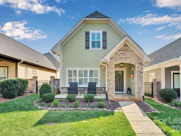 7526 Fairway Villa Circle , Denver, NC 28037