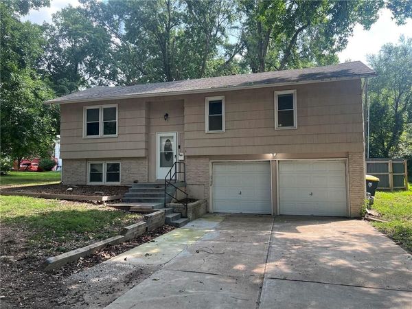 9307 Oakland Avenue, Kansas City, MO 64138