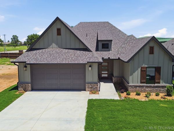 1005 S Chickasaw Street, Skiatook, OK 74070