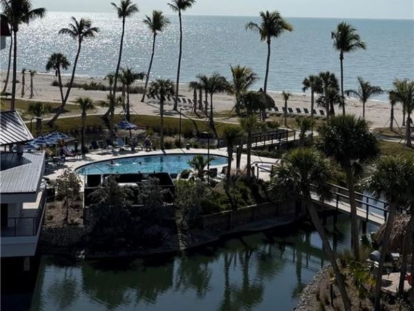 2445 W Gulf DR, Unit B-22, SANIBEL, FL 33957