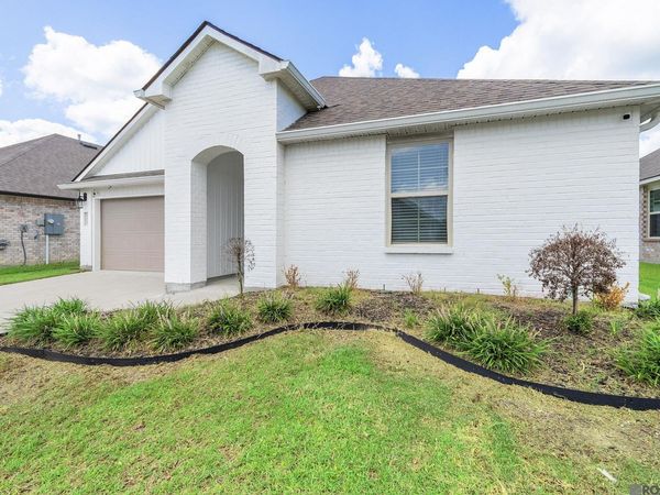 7794 Collin Trails, Denham Springs, LA 70726
