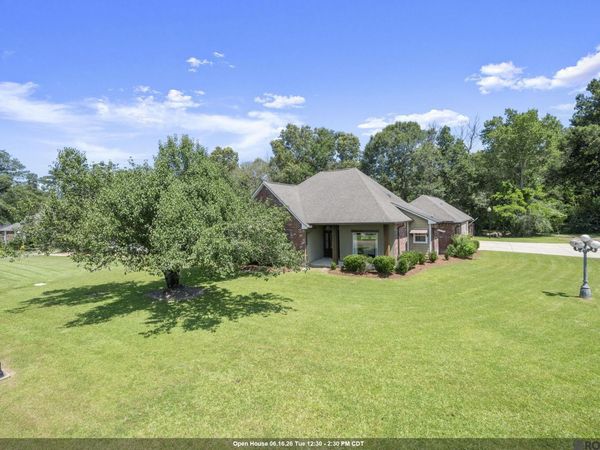 14335 Mckenzy Way, Walker, LA 70785