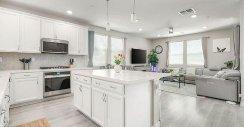 2833 Wheat Grass St, Sacramento, CA 95833 Photo