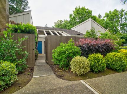 326 Elmhurst Cir, Sacramento, CA 95825 Photo