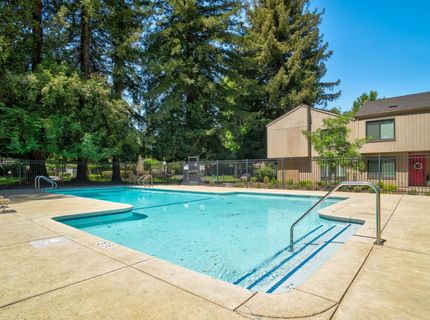 326 Elmhurst Cir, Sacramento, CA 95825 Photo