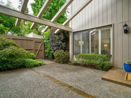 326 Elmhurst Cir, Sacramento, CA 95825 Photo