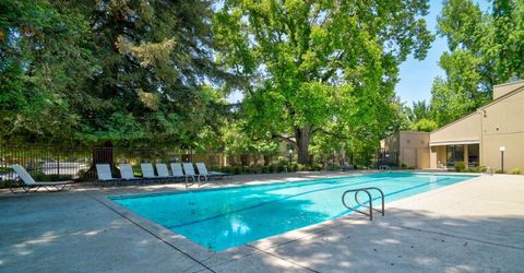 326 Elmhurst Cir, Sacramento, CA 95825 Photo