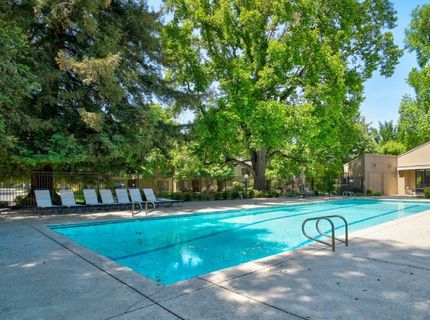 326 Elmhurst Cir, Sacramento, CA 95825 Photo