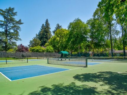 326 Elmhurst Cir, Sacramento, CA 95825 Photo