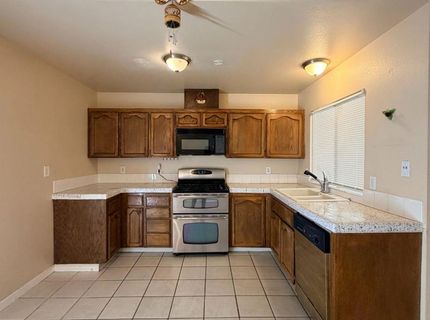 220 Bonfield Way, Sacramento, CA 95838 Photo