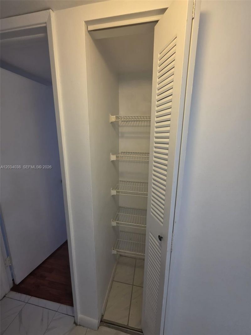 9429 Fontainebleau Blvd , Unit 207-33, Miami, FL 33172 Photo