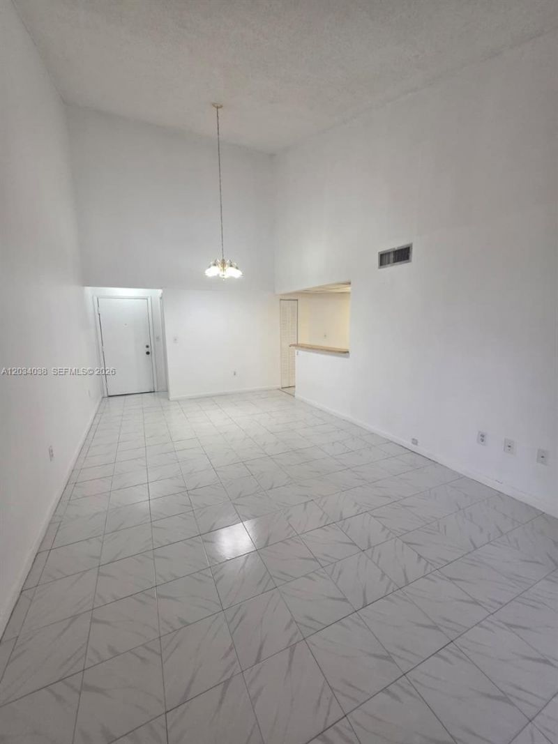 9429 Fontainebleau Blvd , Unit 207-33, Miami, FL 33172 Photo