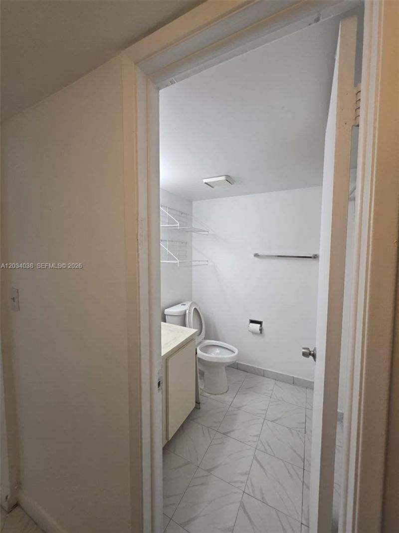 9429 Fontainebleau Blvd , Unit 207-33, Miami, FL 33172 Photo