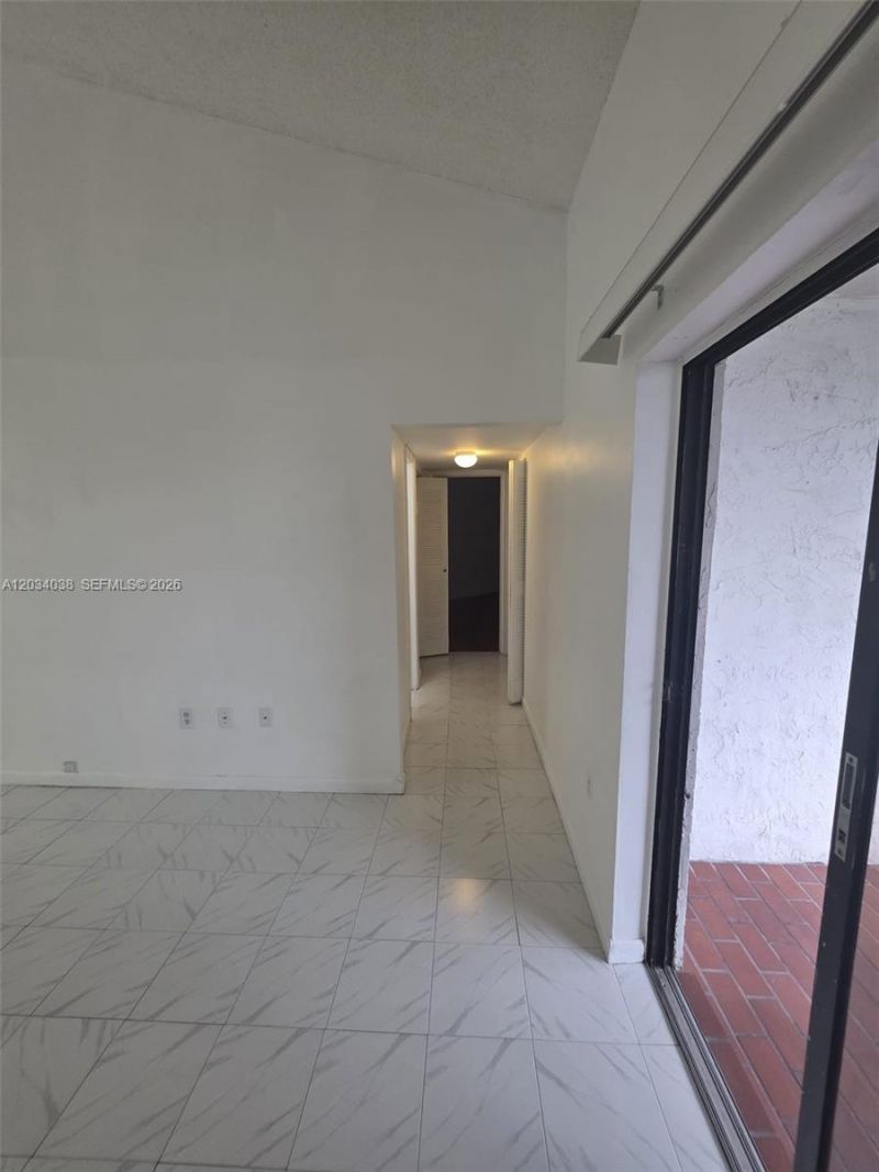 9429 Fontainebleau Blvd , Unit 207-33, Miami, FL 33172 Photo