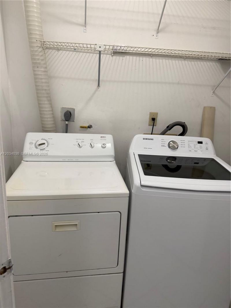 9429 Fontainebleau Blvd , Unit 207-33, Miami, FL 33172 Photo