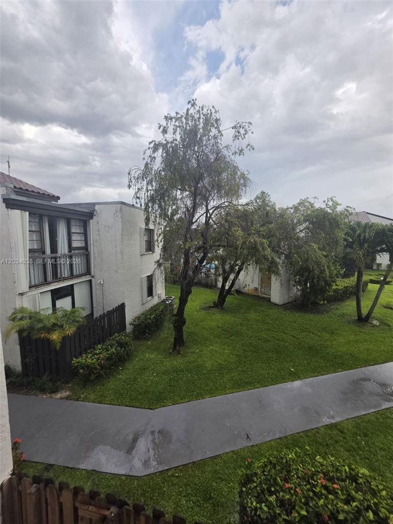 9429 Fontainebleau Blvd , Unit 207-33, Miami, FL 33172 Photo