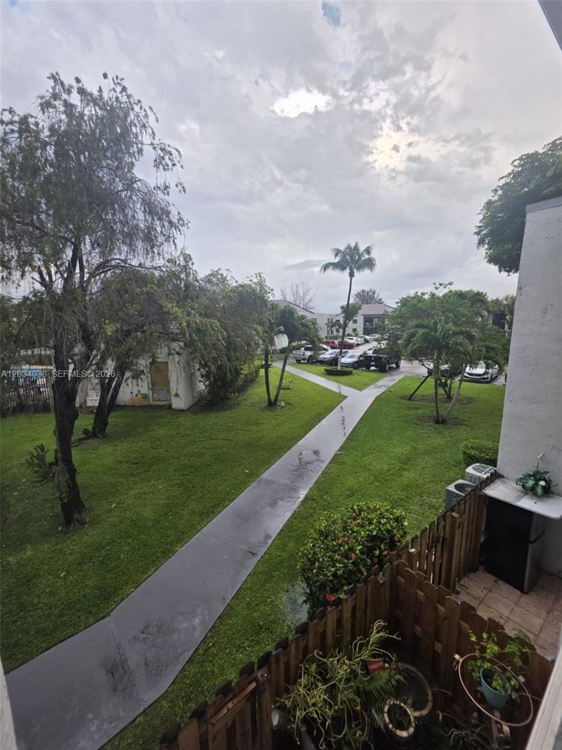 9429 Fontainebleau Blvd , Unit 207-33, Miami, FL 33172 Photo