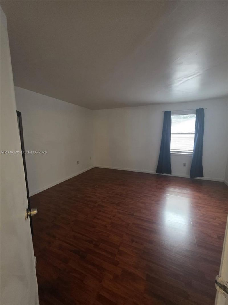 9429 Fontainebleau Blvd , Unit 207-33, Miami, FL 33172 Photo