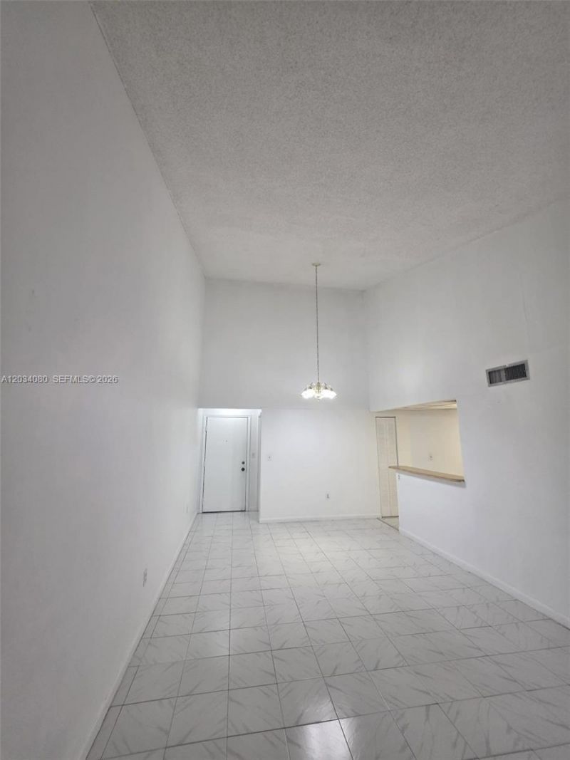 9429 Fontainebleau Blvd , Unit 207-33, Miami, FL 33172 Photo