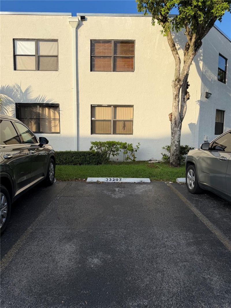 9429 Fontainebleau Blvd , Unit 207-33, Miami, FL 33172 Photo