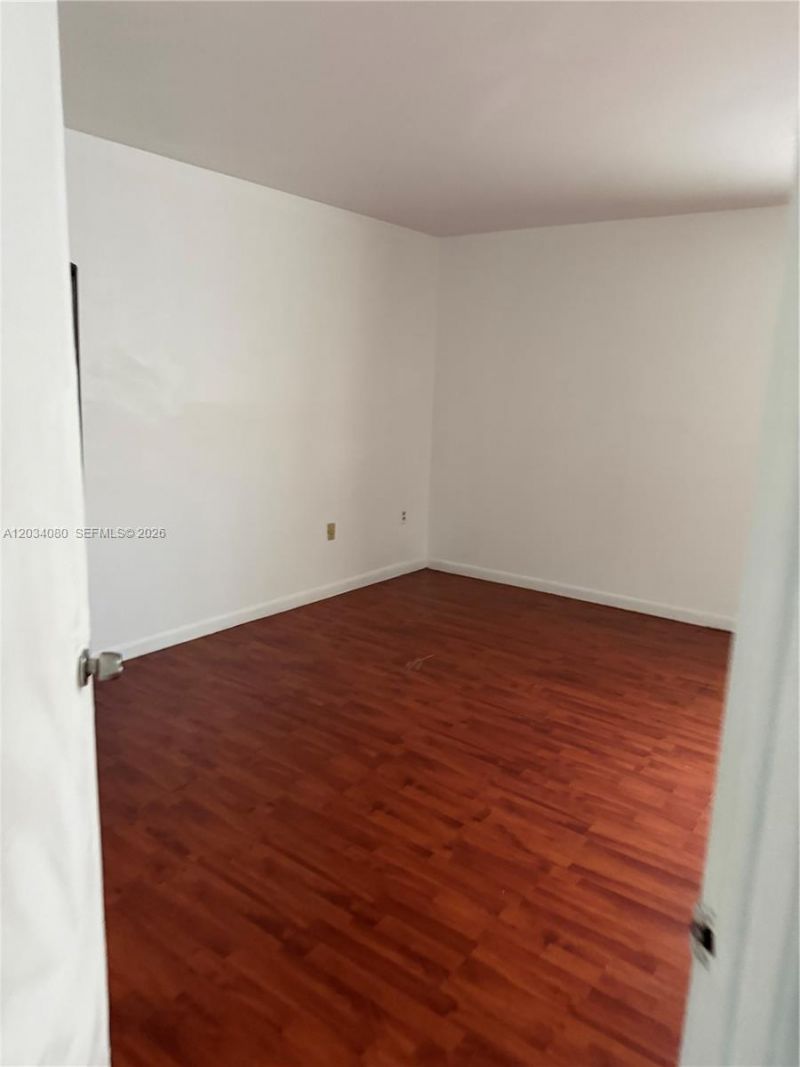 9429 Fontainebleau Blvd , Unit 207-33, Miami, FL 33172 Photo