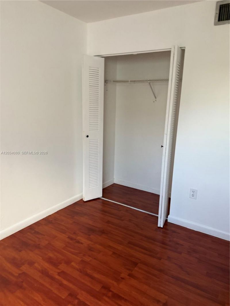 9429 Fontainebleau Blvd , Unit 207-33, Miami, FL 33172 Photo