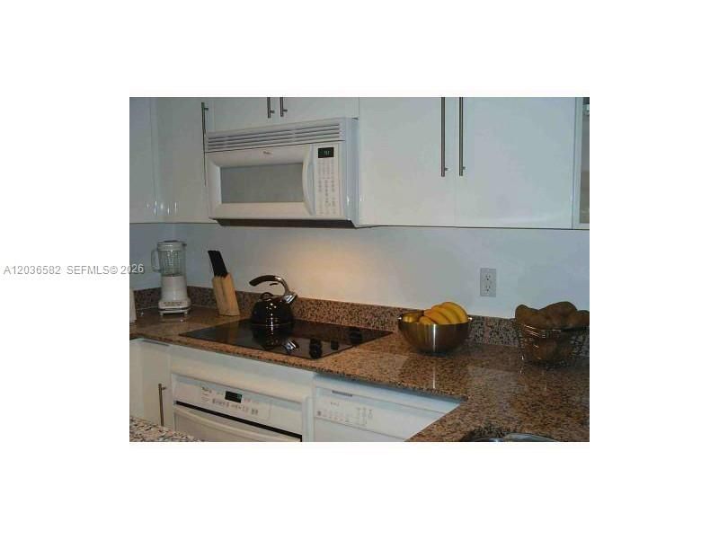 335 Biscayne Bl , Unit 4200, Miami, FL 33131 Photo