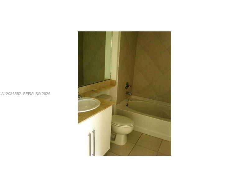 335 Biscayne Bl , Unit 4200, Miami, FL 33131 Photo